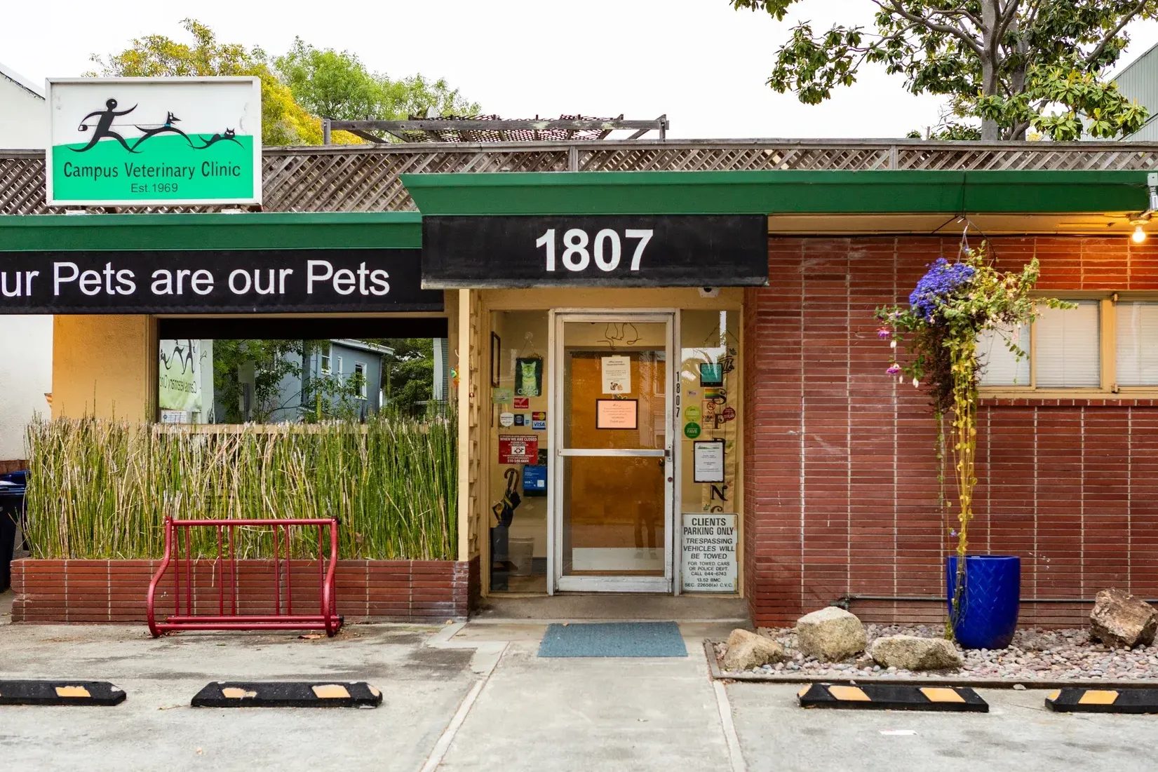 Exterior of Campus Veterinary Clinic with sign and entrance in Berkeley